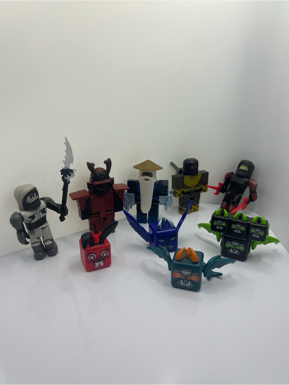 Roblox NINJA LEGENDS Deluxe Playset *Incomplete* Action Collection 9 Figures